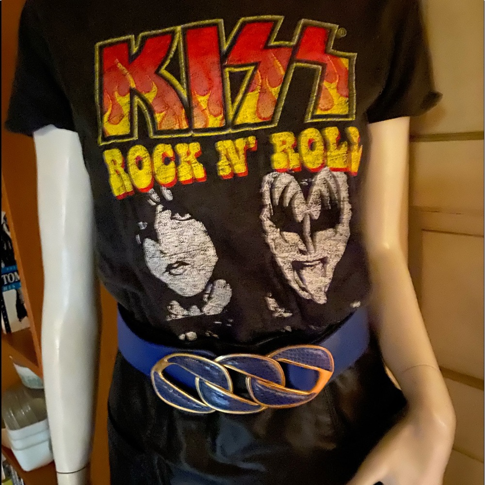 Kiss all night tee